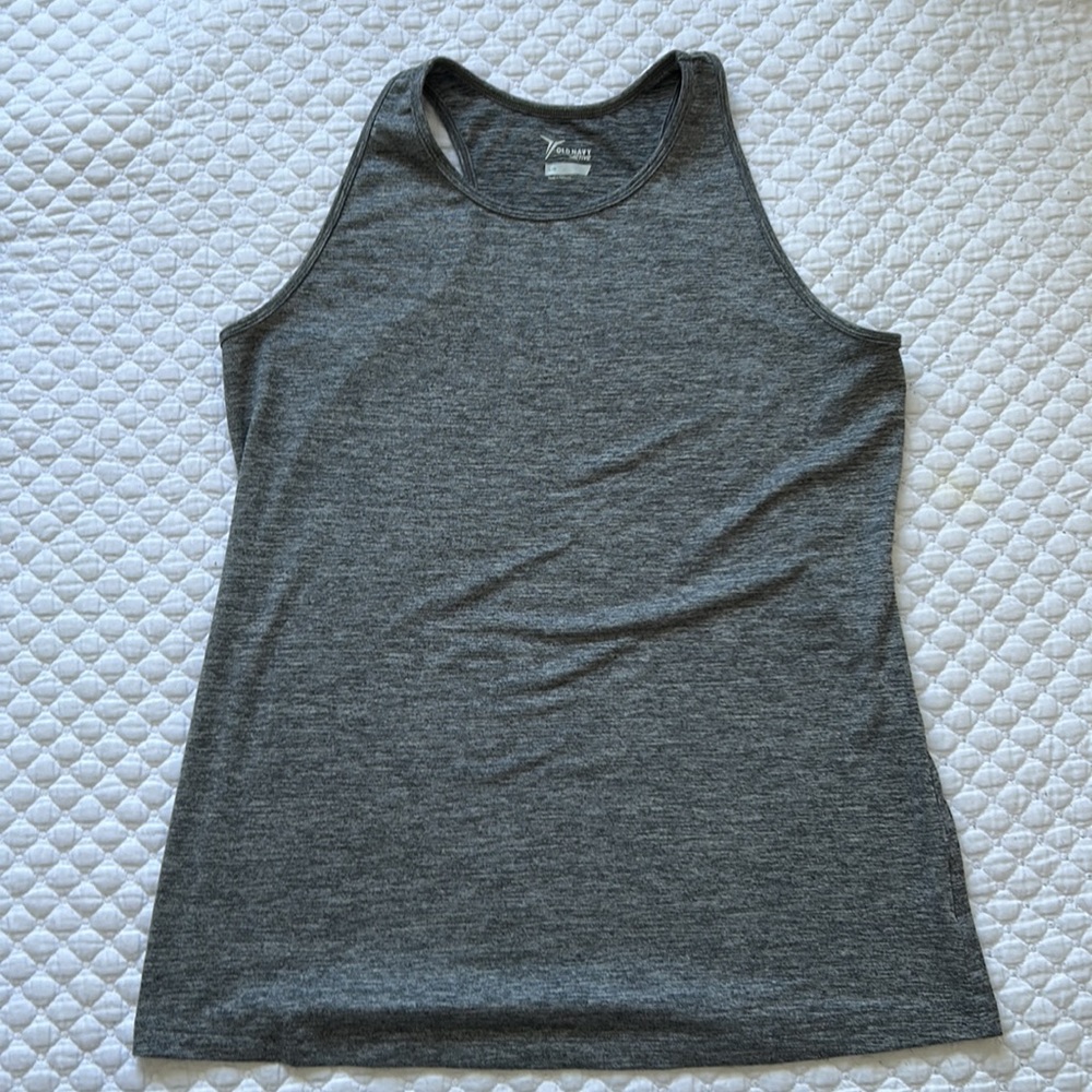 2 old navy active wear tanks - Picture 2 of 5